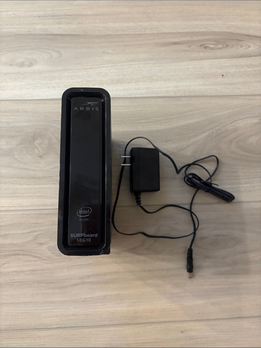 SURFboard SBG10 Black Cable Modem/Router with Power Adapter